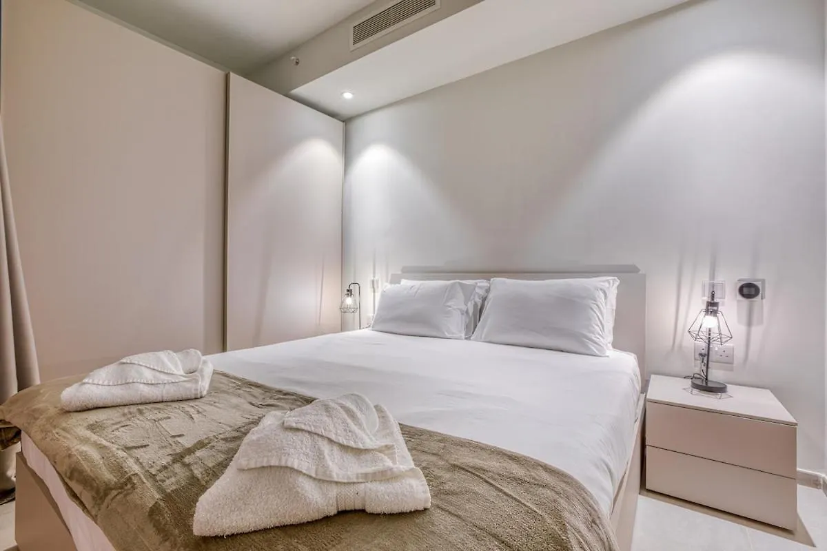 Deluxe Mercury Suites 439 With Pool Saint Julian's